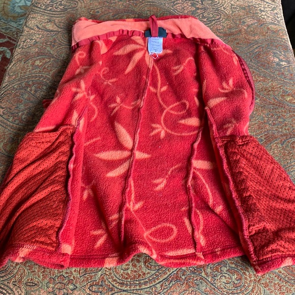 Patagonia synchilla vest fleece cherry red floral flowers womens athletic fit M - Picture 3 of 7